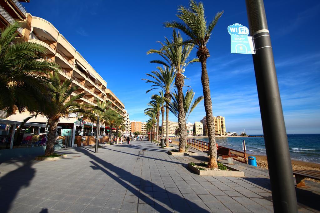Apartamentos Marina Playa de Torrevieja Exterior foto